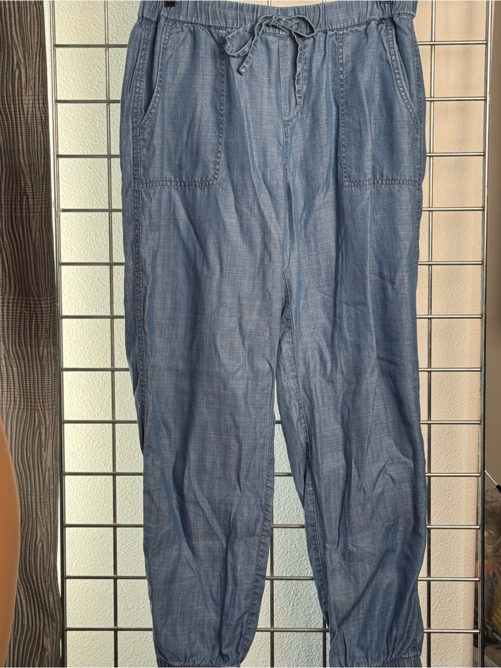 TOMMY BAHAMA 100% Tencel Lightweight Chambray Joggers - Blue